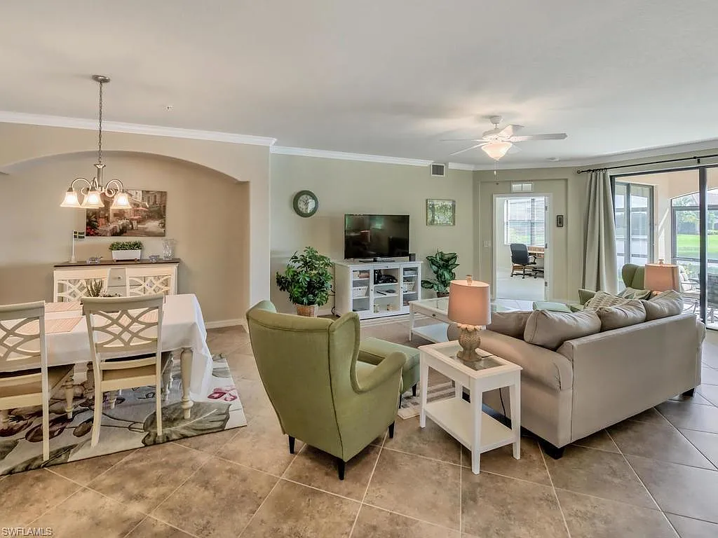 3 bed, 2.0 bath, 1883 sqft, $10,000 — Photo 4