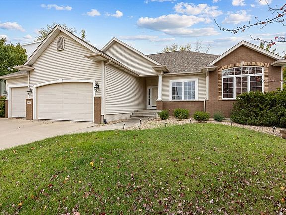 2nd image of 5915 Flagstone Dr NE