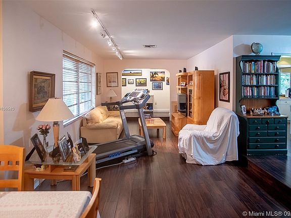 5th image of 8761 SW 148th St