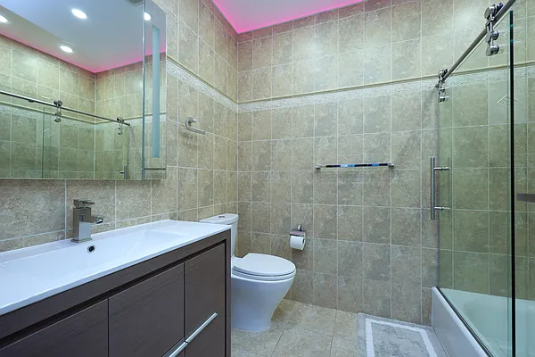 Sold by Remax City Square | media 18