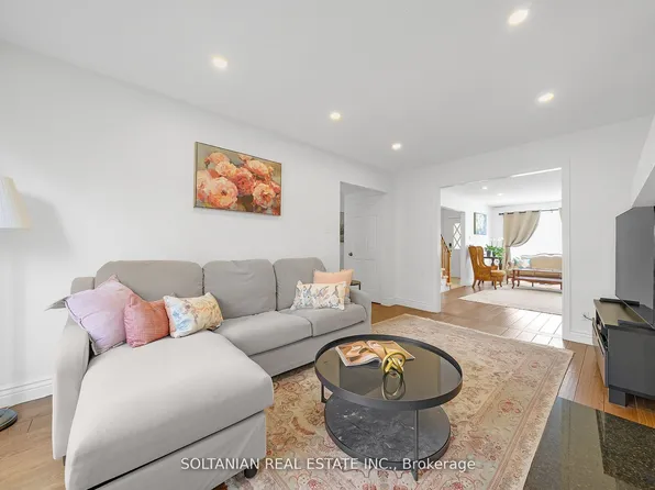 54 Braeburn Dr, Markham, ON L3T 4W8