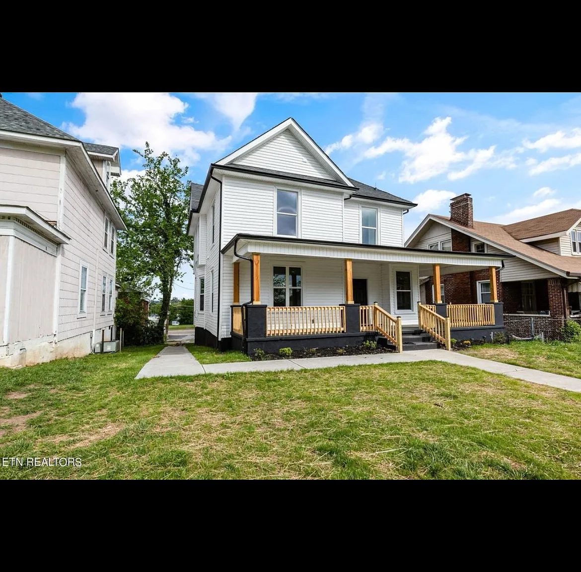 2307 Linden Ave — Photo 1