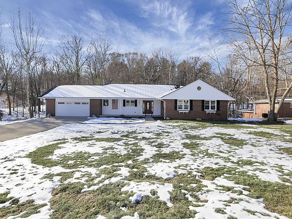 3rd image of 691 Harlech Dr