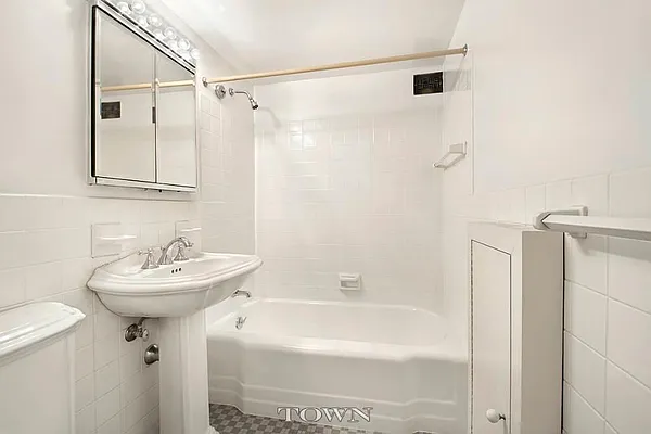 Sold by Town Residential | media 34