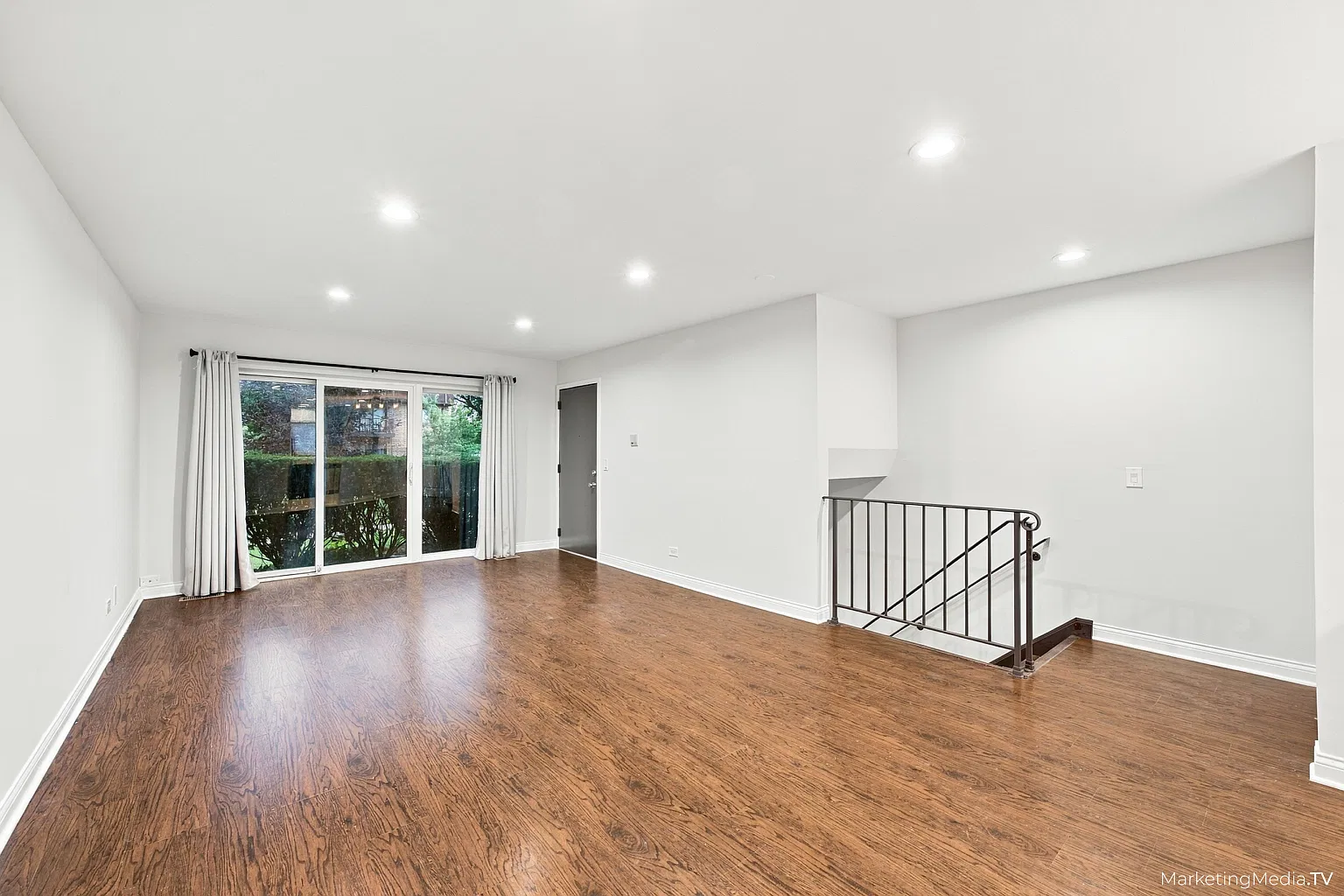 2 bed, 1.5 bath, 1600 sqft, $1,950 — Photo 3