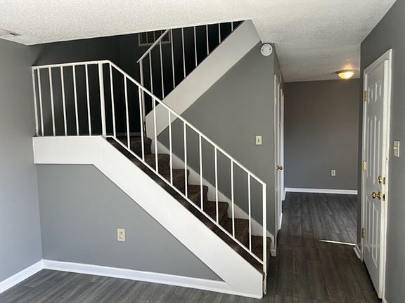 3rd image of 1708 Fox Run Dr #2