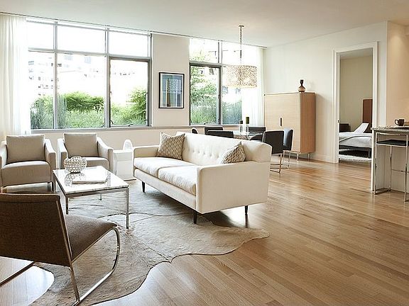 Living Room/Dining