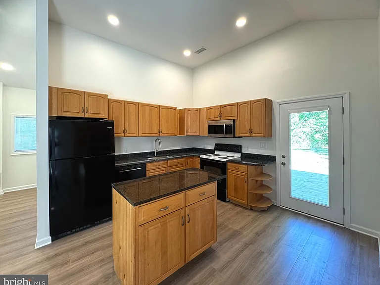 8190 Marshall Corner Rd — Photo 9
