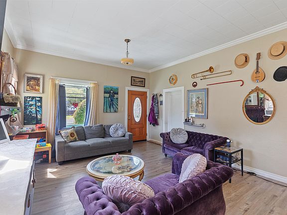 4th image of 219 Gilbert Ave