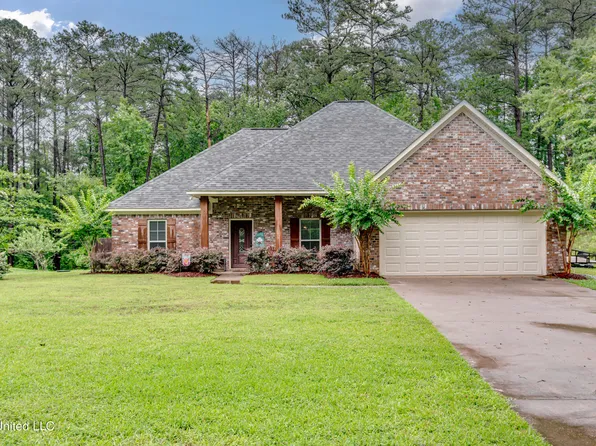 523 Mildred Cir, Florence, MS 39073