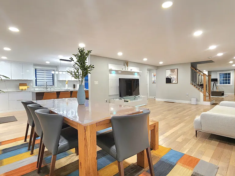 101 Wright St — Photo 4