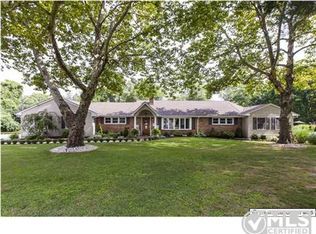 832 Monmouth Ct, Red Bank, NJ 07701