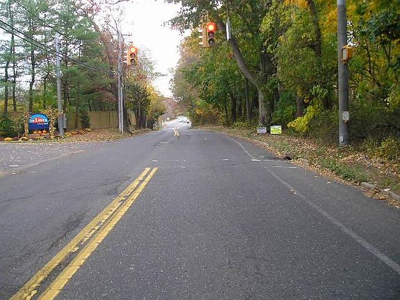 4th image of 367 Old Willets Path