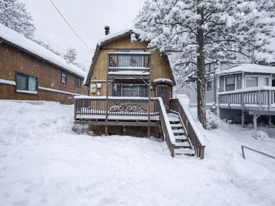 610 Holmes Ln, Sugarloaf, CA, 92386