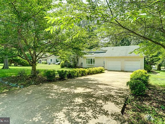 3rd image of 7213 Deerhill Rd