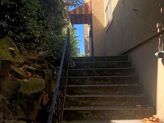 4th image of 1417 Belmont Ave APT 101