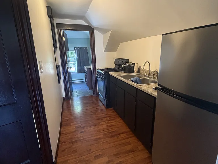 52 Chambly Ave #2 — Photo 2