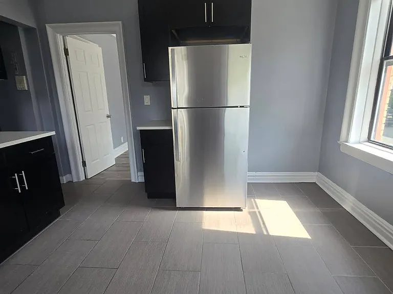 141 Duncan Ave #4 — Photo 2