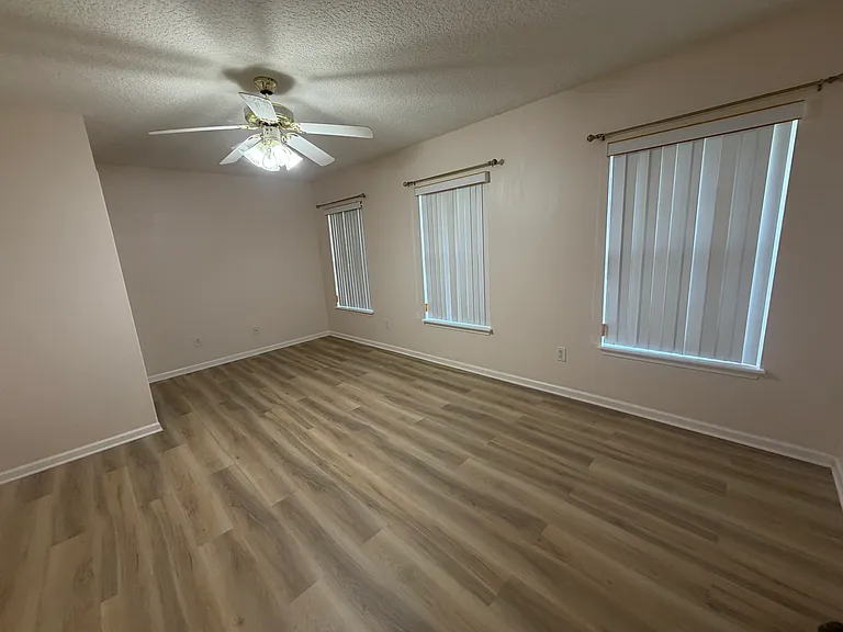1075 Three Forks Ct — Photo 23