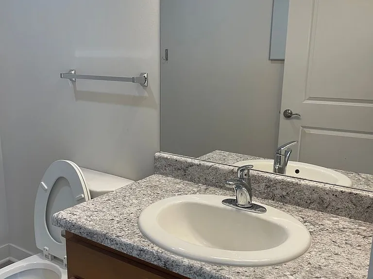 Fremont Omega Apartments — Photo 22