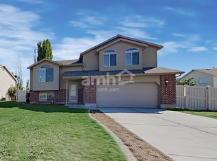 1693 W 675 N, Clinton, UT 84015