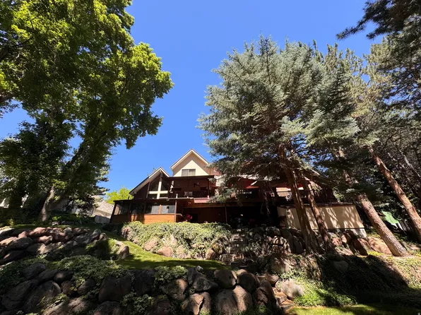 12144 Mountain Shadow Rd, Sandy, UT 84092