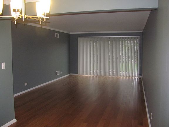 4th image of 5200 Carriageway Dr APT 204