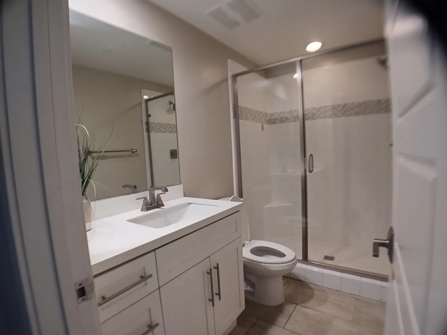 4 bed, 3.5 bath, 1920 sqft, $4,500 — Photo 2