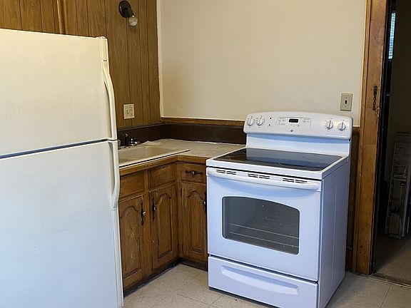 4th image of 3250 Logan Ave N