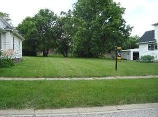 15 S 12th St, St Charles, IL 60174