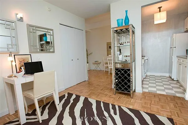 Rented by Town Residential | media 84