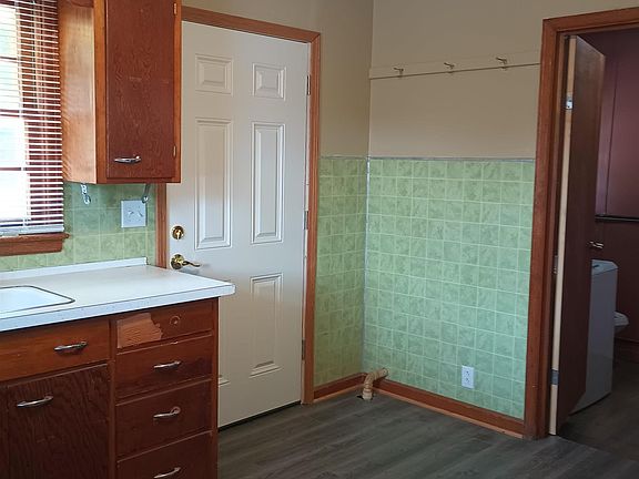 4th image of 2217 Washington Ave
