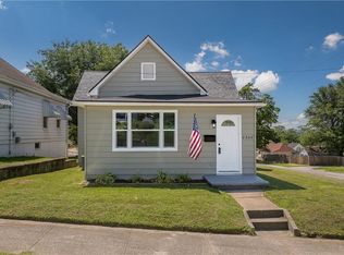 2302 S 15th St, Saint Joseph, MO 64503