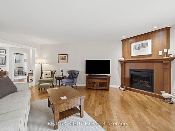 5th image of 4700 Zachary Cres