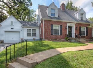 29 Berry Wood Dr, Saint Louis, MO 63122