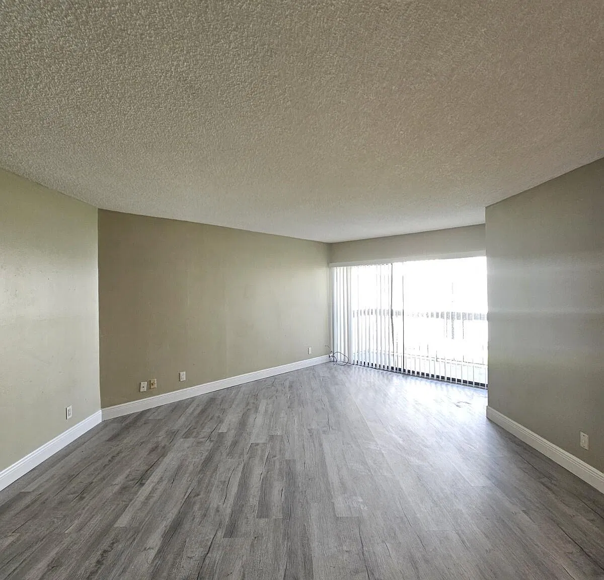 2 bed, 2.0 bath, 1030 sqft, $1,750 — Photo 3