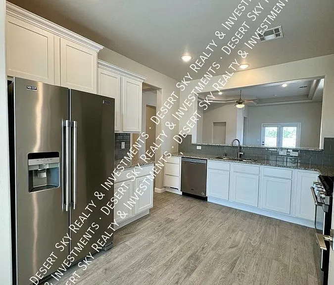 6860 Cassini Ave — Photo 9