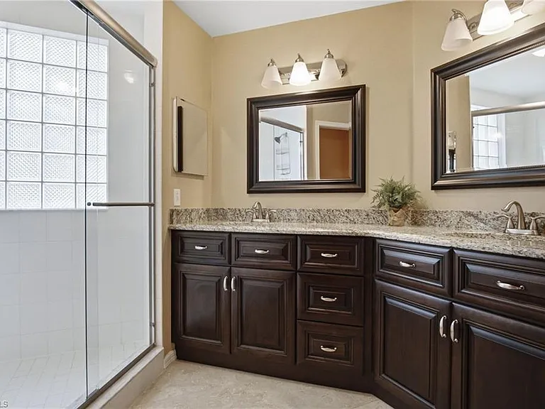 77 Silver Oaks Cir #8102 — Photo 16