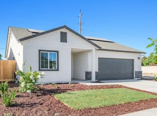 1964 W Idlewood Way, Hanford, CA 93230