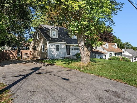 5th image of 414 Beverly Dr