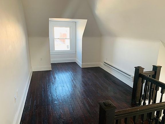 4th image of 320 Gaston Ave #3