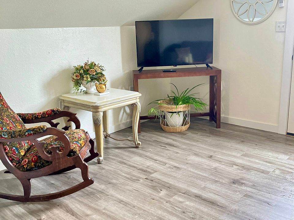 Living Area without available rug