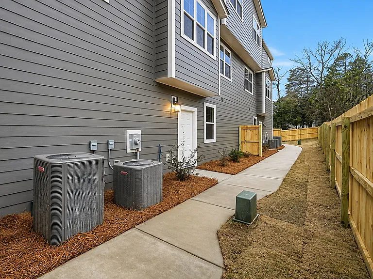 8931 Sharonbrook Dr — Photo 31