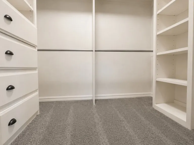 635 Meadows Cir — Photo 27