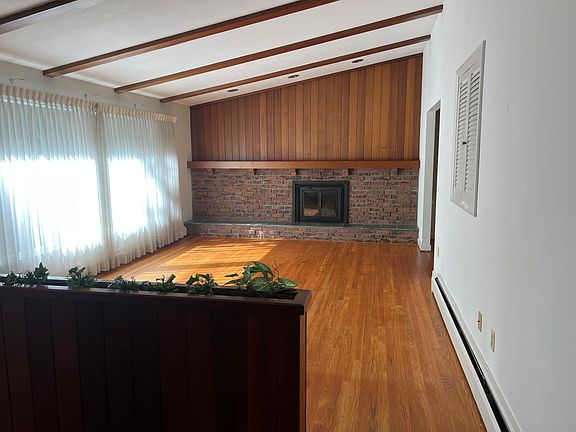 5th image of 78 Deepwood Dr