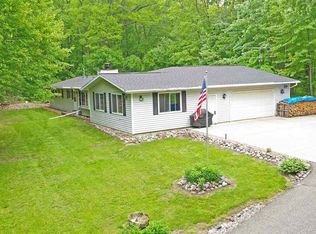 11072 Badger Dr, Waupaca, WI 54981