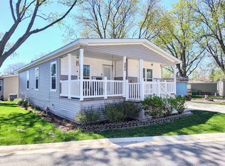 205 Tollview Rd, Elgin, IL 60123