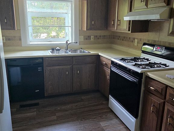 4th image of 174 W Wadsworth Cir