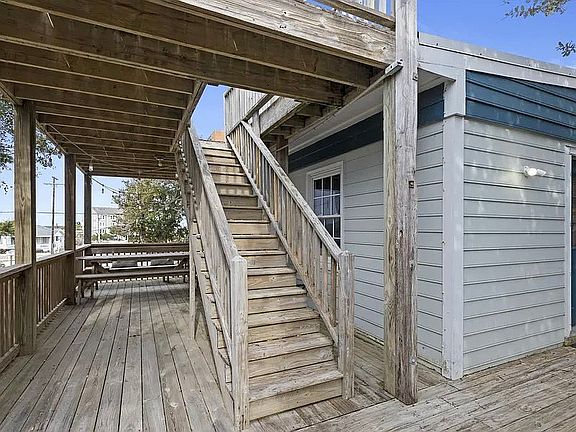 5th image of 223 Hoffman Beach Rd