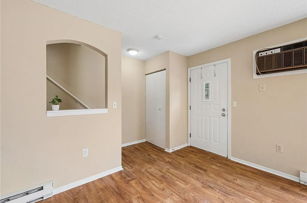 2 bed, 920 sqft, $1,650 — Photo 4